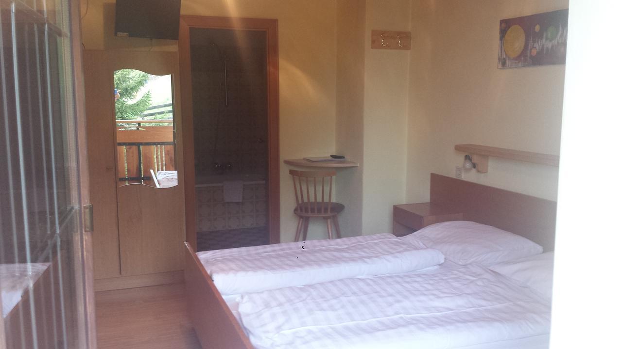 Pension Schoenblick Campo di Trens Room photo